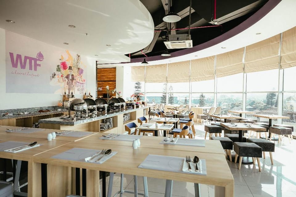 FOX Lite Hotel Metro Indah - Bandung Hotel in Bandung