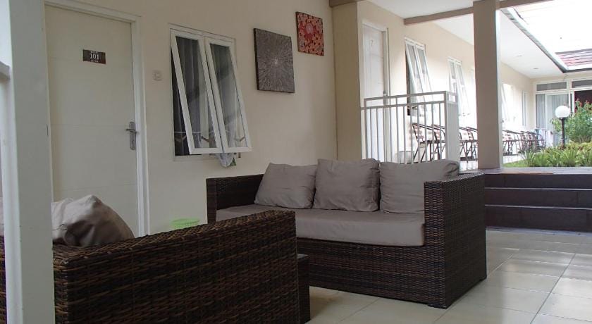 Shakila Guest House Bed and Breakfast in Batu