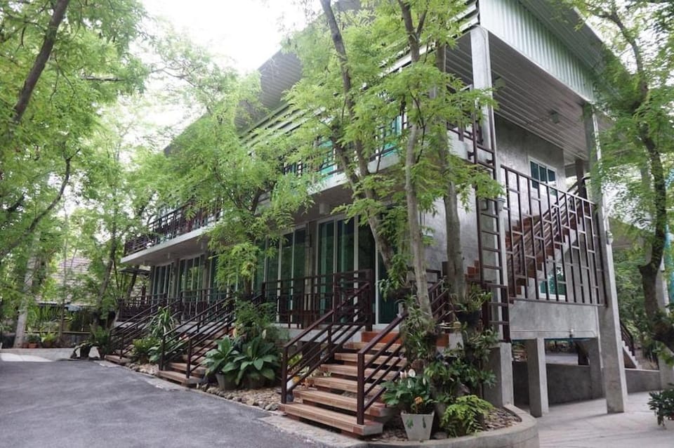 Loei Huen Hao Hug Home & Resort Bed and Breakfast in Laos