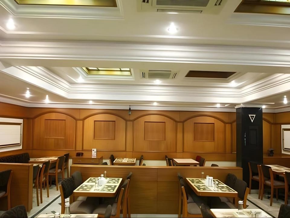 Suvarna Residency Mysore Bed and Breakfast in Mysuru