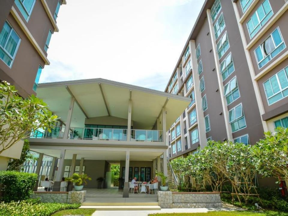 Baan Peang Ploen by Cherry Apartment in Nong Kae