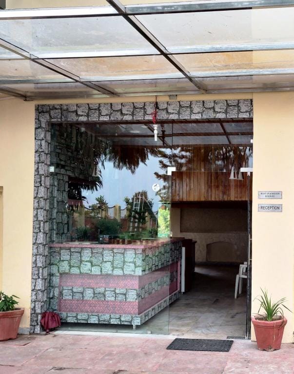 Pops Hotel and Restaurant Hotel in Punjab, India