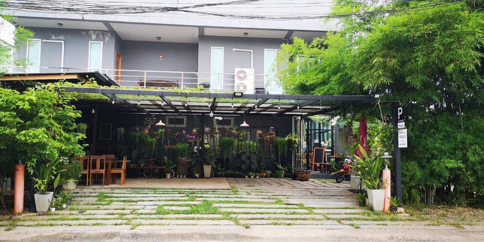 Siri Guesthouse Bed and Breakfast in Surat Thani Changwat