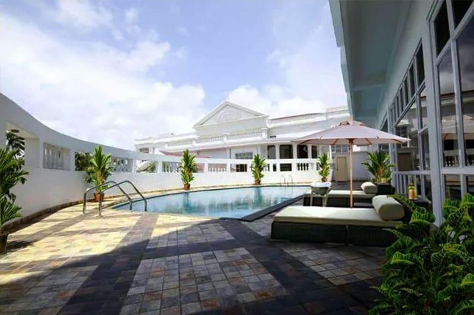 Camelot Hotel Hotel in Alappuzha