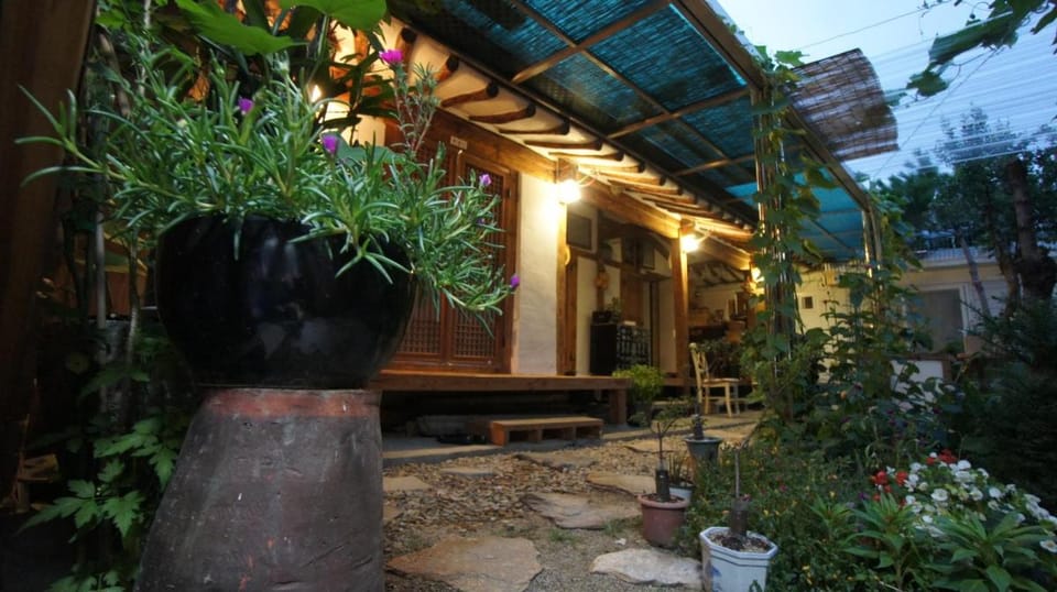 Jeonju 1928 Shimmaru Guest House Campground/ 
RV Resort in South Korea