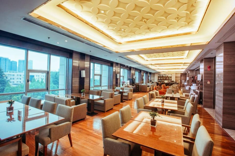 Holiday Inn Xian Big Goose Pagoda By IHG Hotel in Xian