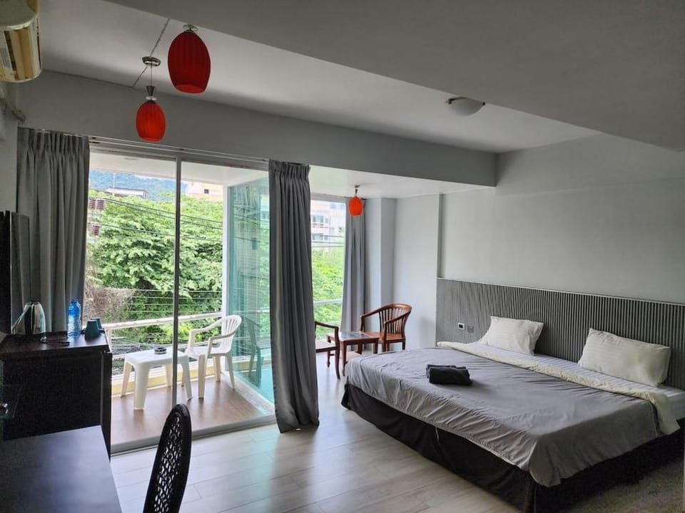 Bb Patong Beach House Hotel in Patong