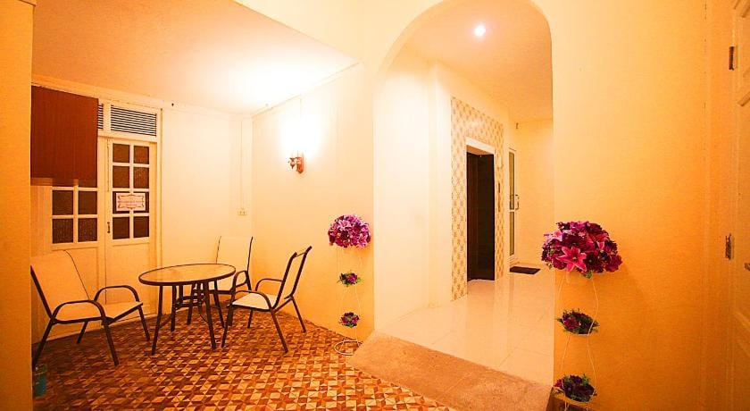 The Myth-Sud Sathorn Bed and Breakfast in Bangkok