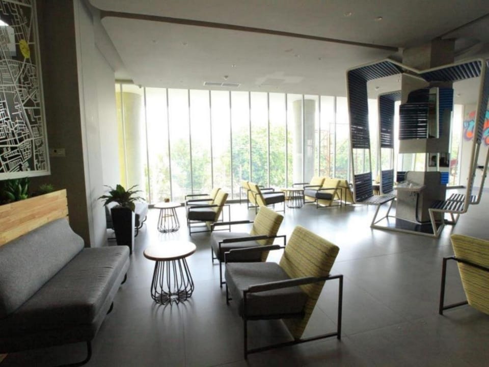 Yello Hotel Jemursari Hotel in Surabaya