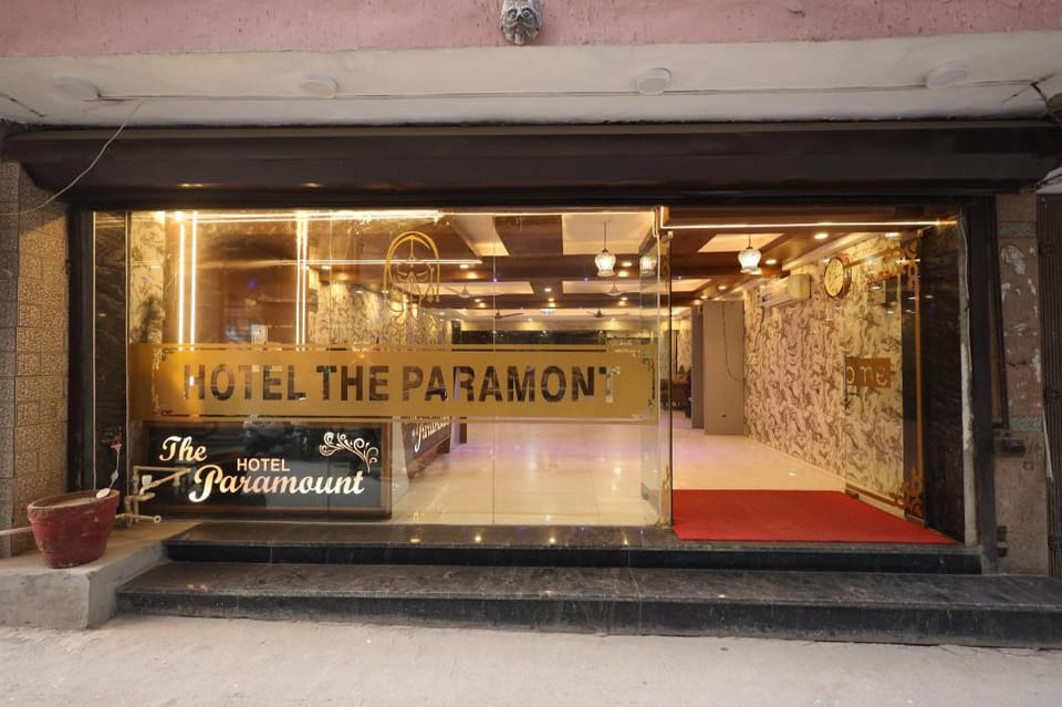 Airport Hotel The Paramont Hotel in New Delhi