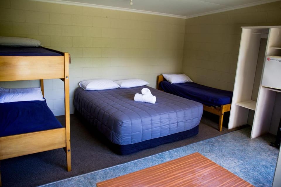 The Camp - Lake Hawea Campground/ 
RV Resort in Otago