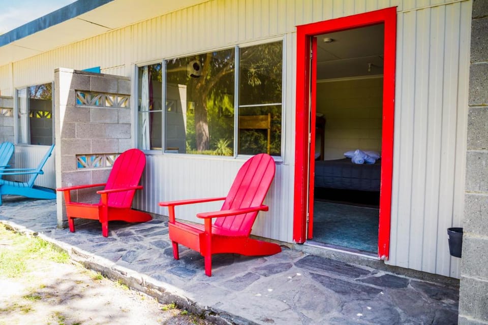 The Camp - Lake Hawea Campground/ 
RV Resort in Otago