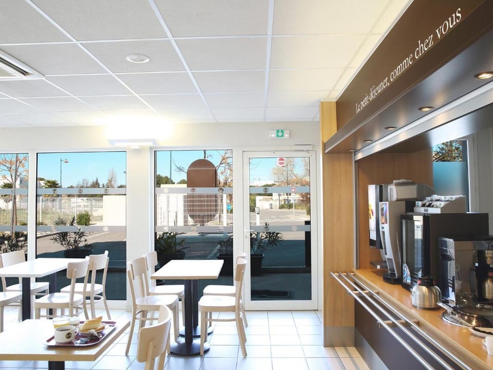 B&B HOTEL Marseille Aéroport Saint-Victoret Hotel in Marignane