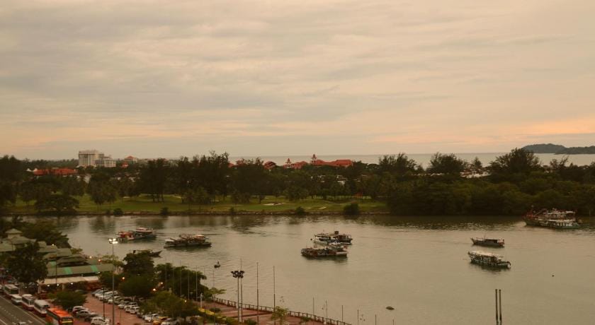 Marina Travellers Suite @ Marina Court Resort Condo Apartment in Kota Kinabalu