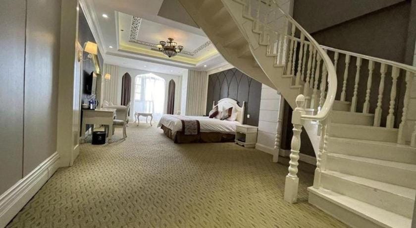 New century Manju Select Hotel Hongqiao Hub National Exhibition Center Hotel in Shanghai
