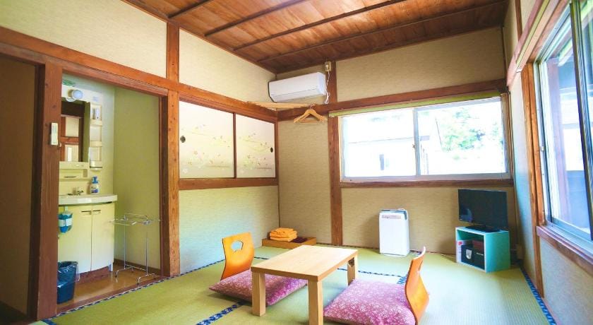 Yunohira-Onsen Takaosou Ryokan in Japan