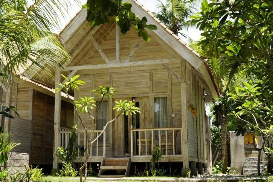 Coconut Village Guest House Lembongan RedPartner Bed and Breakfast in Nusapenida