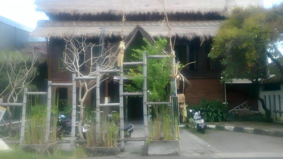 da'HOuSeTEL Hostel in Kuta
