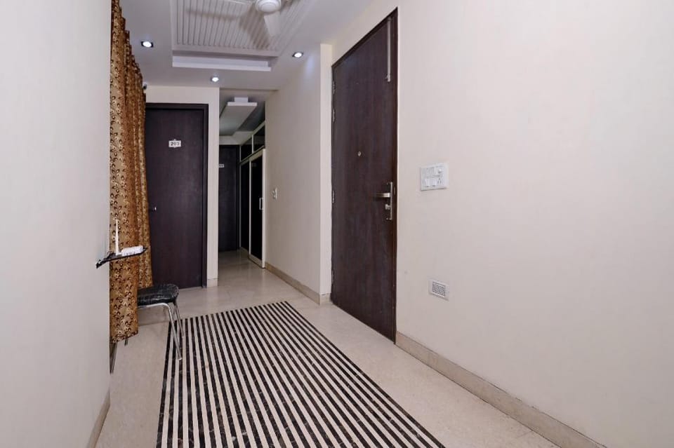 Super Collection O Lotus Bed & Breakfast Hotel in New Delhi