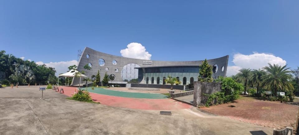 UVA Meridian Bay Resort & Spa Resort in Karnataka