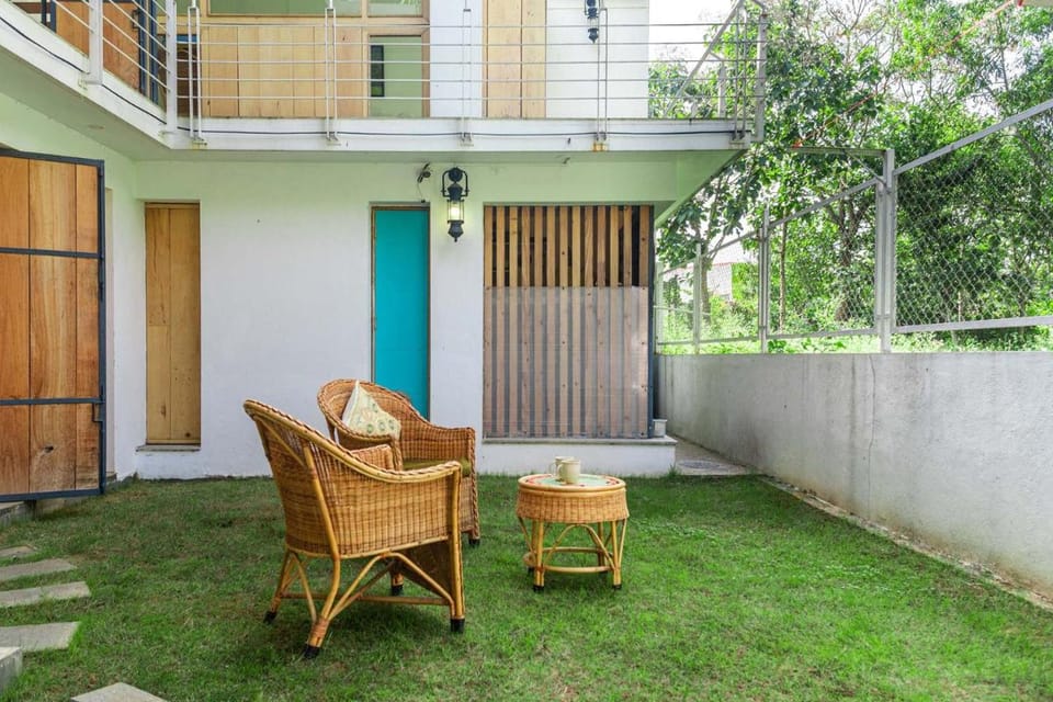 Spacious 3BR Daveys Townhouse with Private Lawn Pet Friendly and Complimentary Breakfast Villa in Kerala