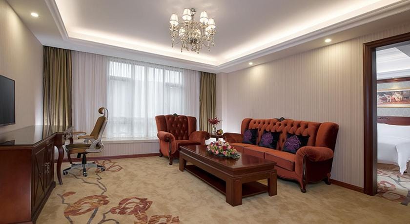 Vienna Hotel Foshan Huangqi Jinbotiandi Jiazhou Plaza Hotel in Guangzhou