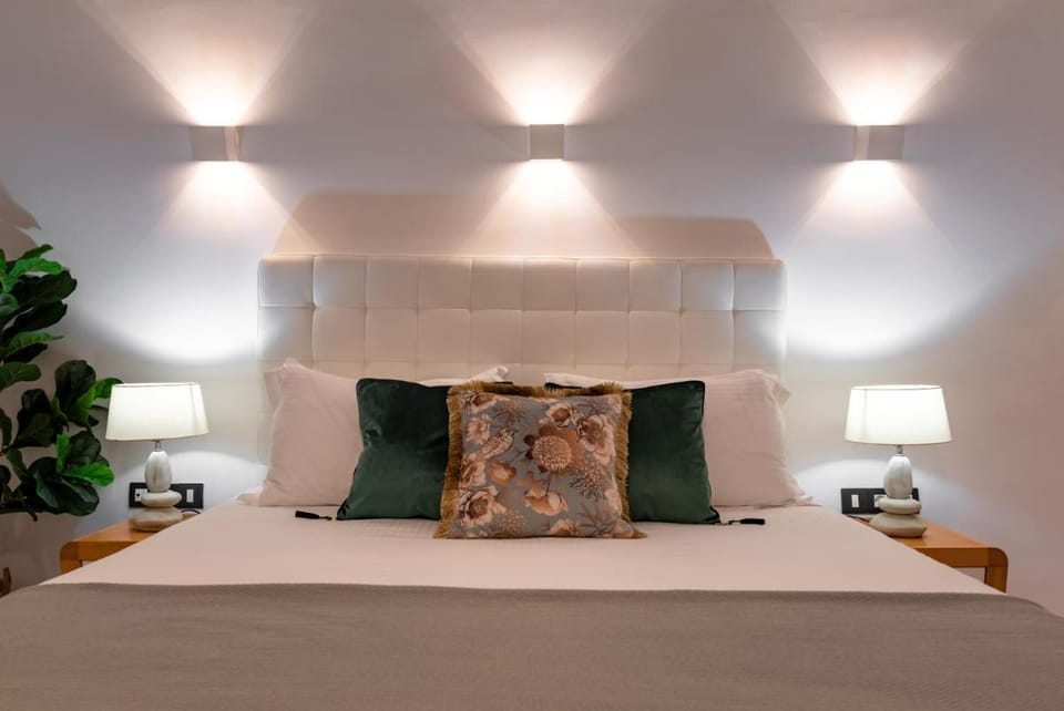 Daydream Luxury Suites Hotel in Thera