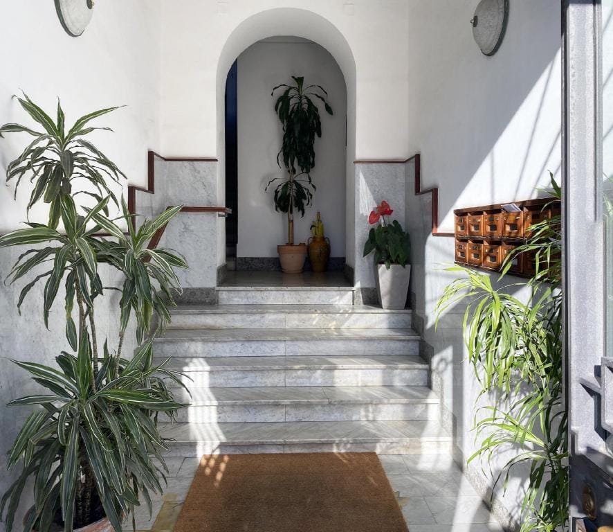 Luna Rossa Roma Guest House Hotel in Rome