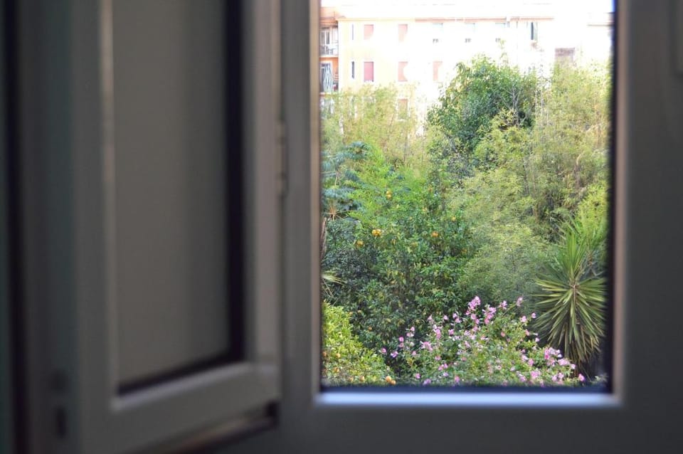 Luna Rossa Roma Guest House Hotel in Rome