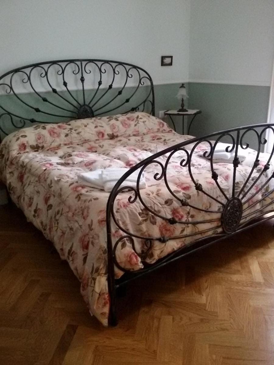 B&B  At home Lettieri Napoli  Vomero  Vacation rental in Naples