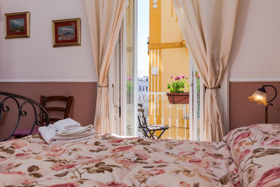 B&B  At home Lettieri Napoli  Vomero  Vacation rental in Naples