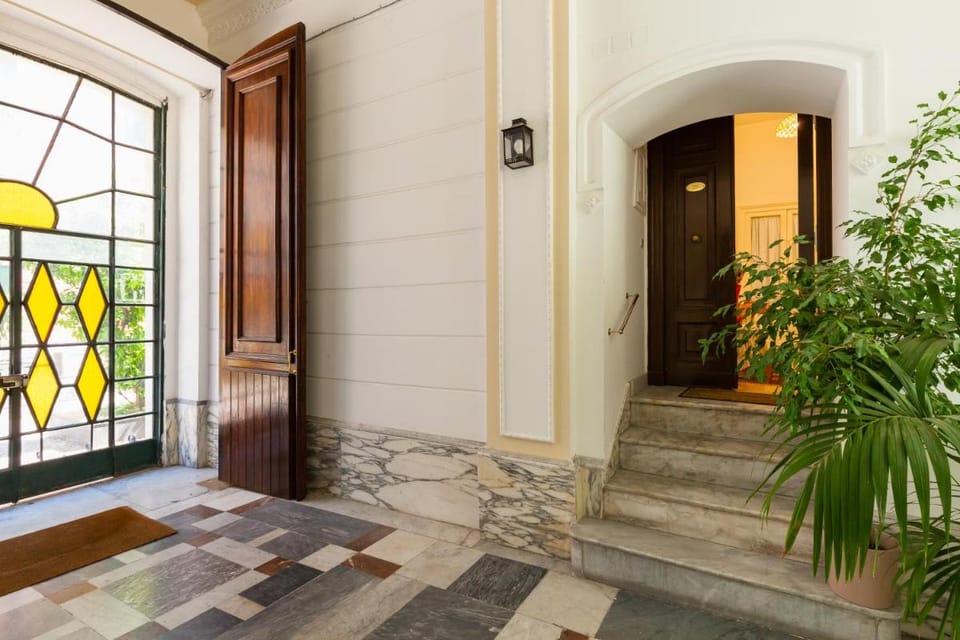 B&B  At home Lettieri Napoli  Vomero  Vacation rental in Naples