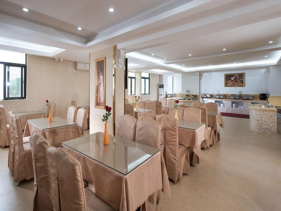 Vienna Hotel Shenzhen Fuyong Xintian Branch Hotel in Shenzhen