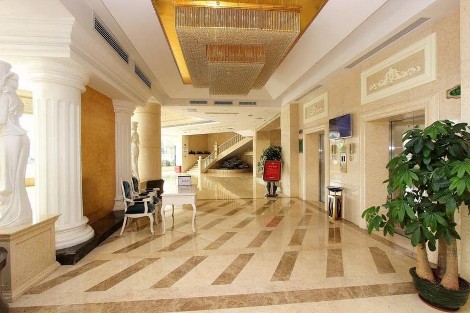 Vienna Hotel Shenzhen Shajing Shangnan Branch Hotel in Shenzhen