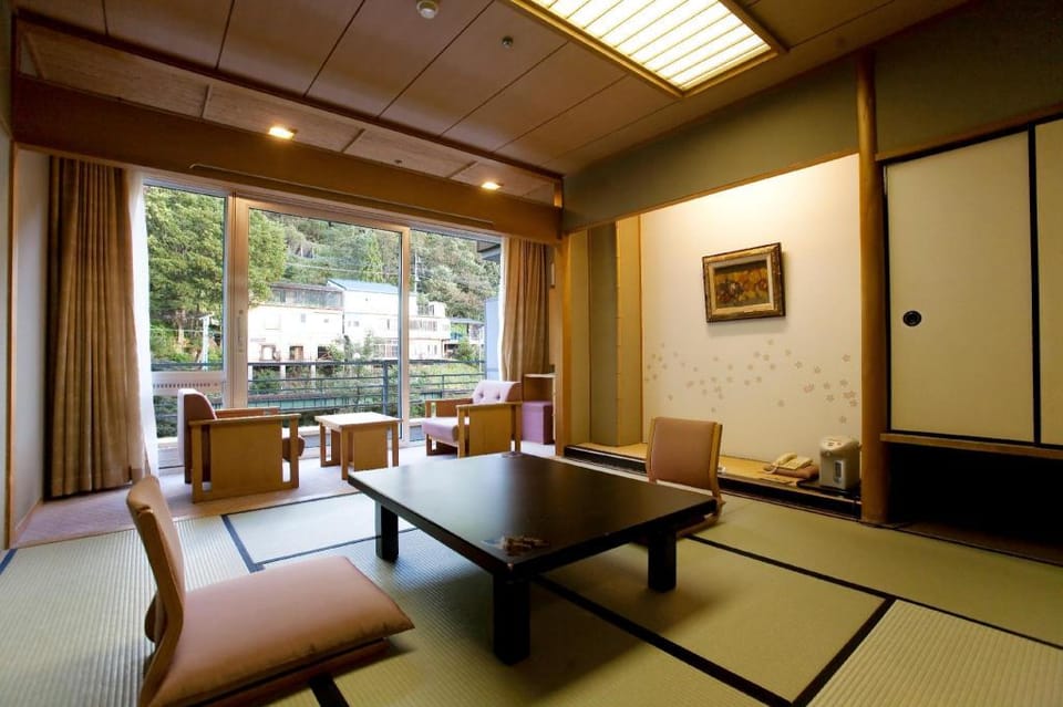 Minakami Hotel Juraku Ryokan in Japan