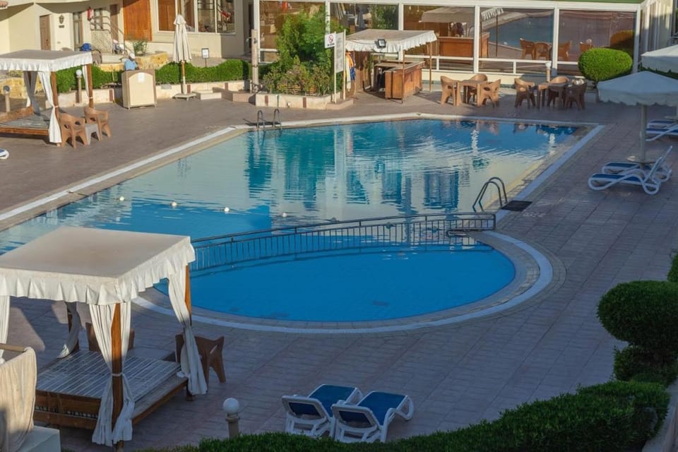 Cataract Layalina Naama Bay Resort in Sharm El-Sheikh