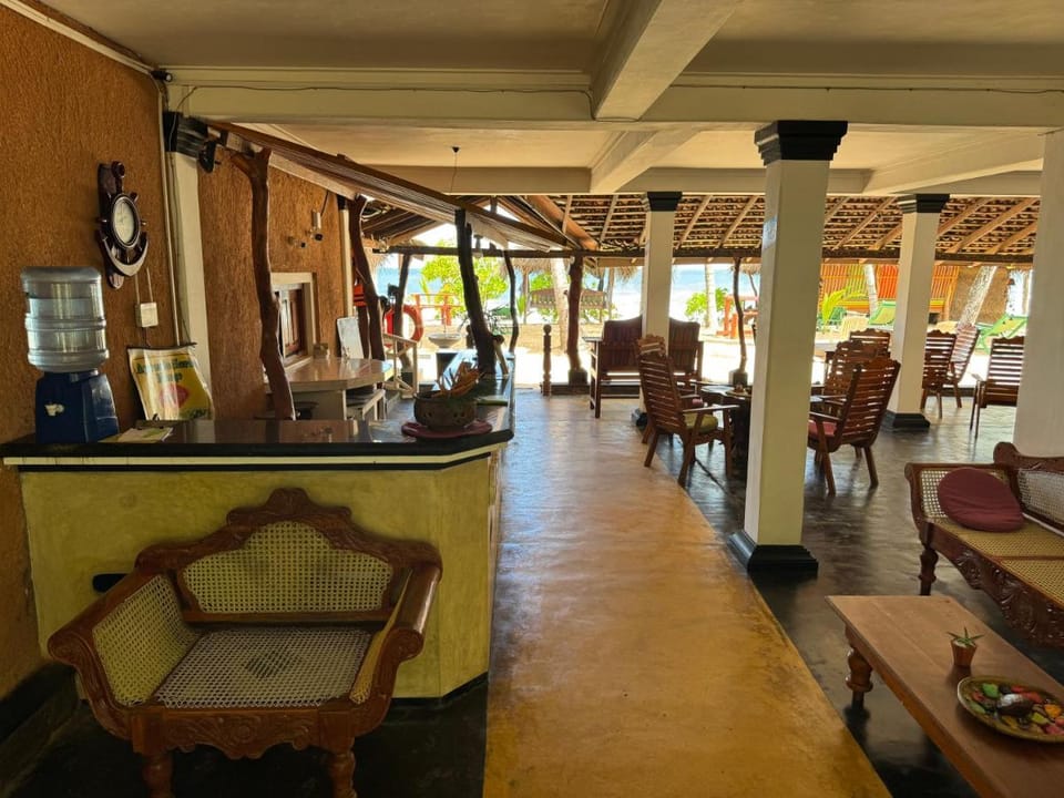 Ibisbird Beach Bungalows, Sport, Spa and Restaurant Bed and Breakfast in Tangalle