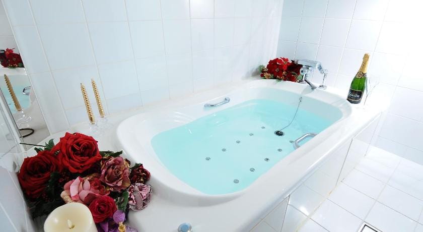 Hotel Blanc Chapel Christmas Sakai (Adult Only) Love hotel in Osaka Prefecture