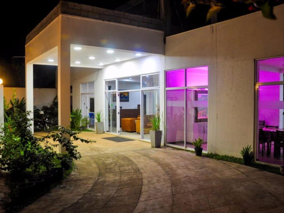 Seabreeze Hotel Hotel in Mirissa