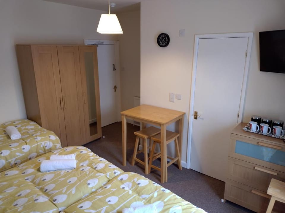 Elm Tree Guest House Bed and Breakfast in Weston-super-Mare