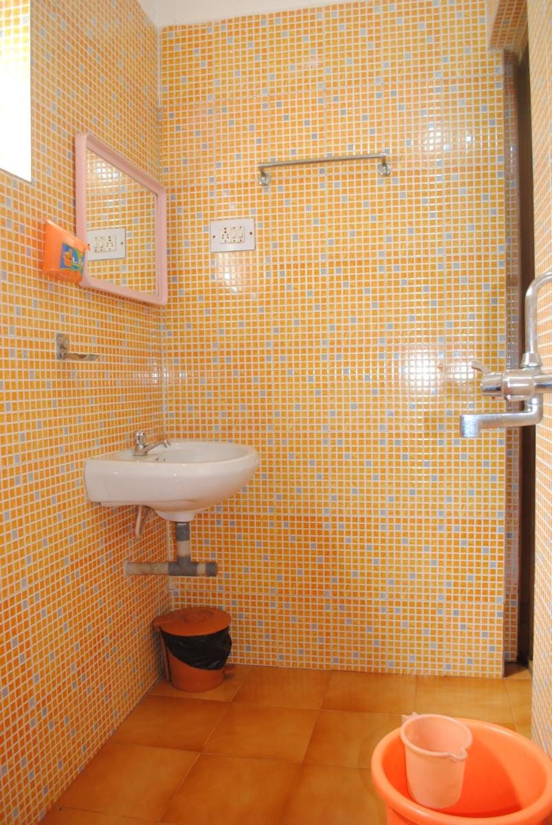 Joe And Marietta's Guesthouse Bed and Breakfast in Calangute