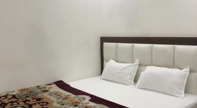 Shine Star Homestay Bed and Breakfast Vacation rental in Punjab, India