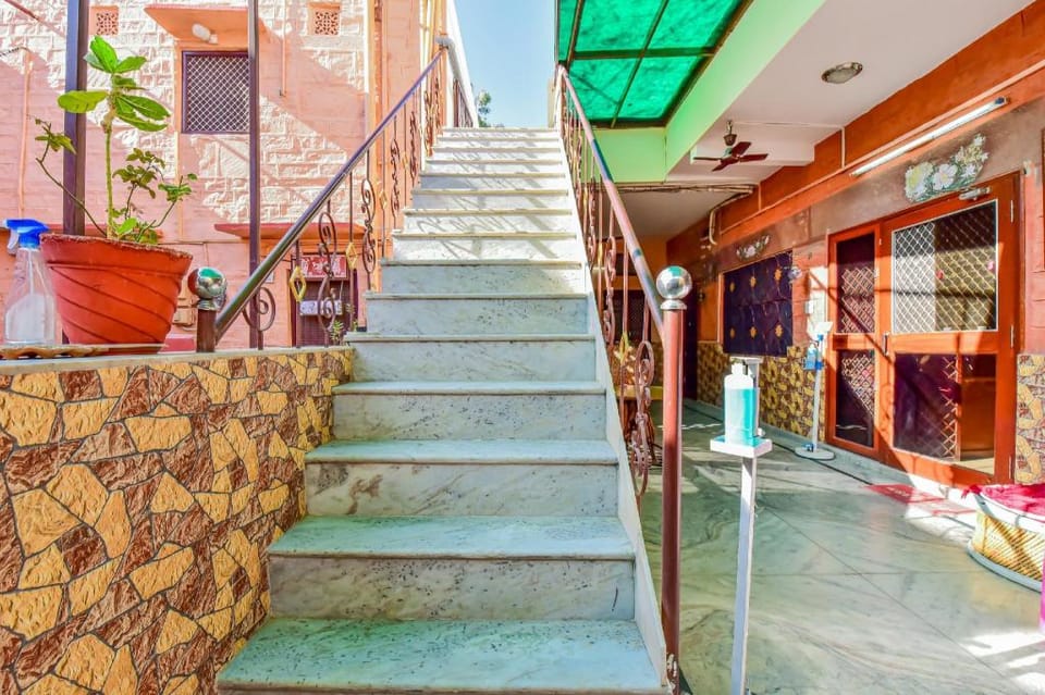 Hotel O Dev Villas Guest House Hotel in Rajasthan