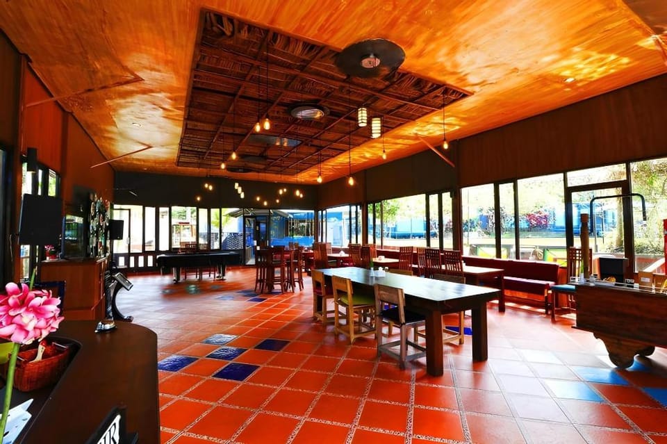 Aries Biru Resort Hotel in Cisarua