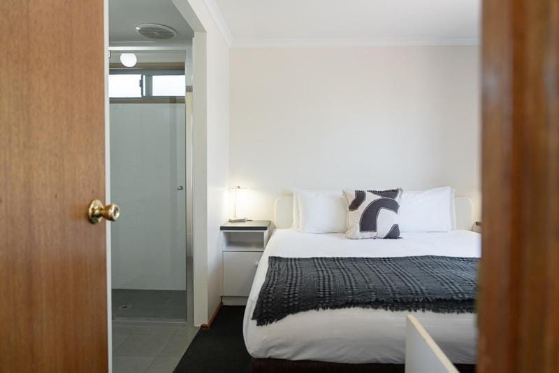 Adelaide Caravan Park - Aspen Holiday Parks Campground/ 
RV Resort in Adelaide