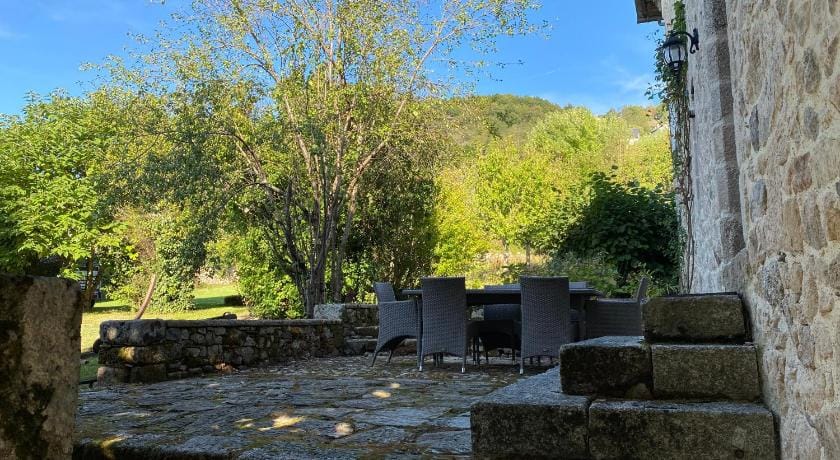 Le Clos Saint Georges Bed and Breakfast in Auvergne-Rhône-Alpes