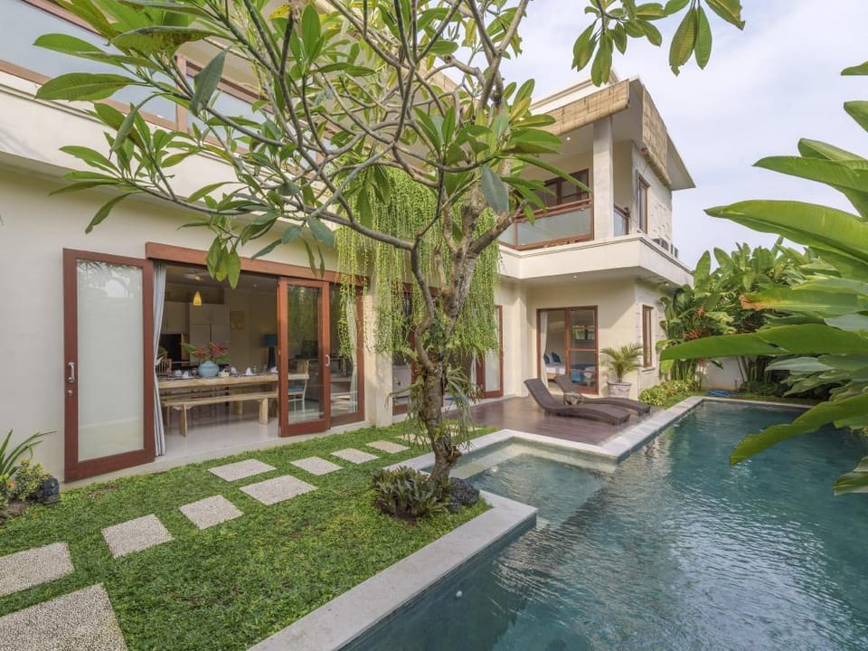 Villa Tepi Sungai Hotel in Kuta