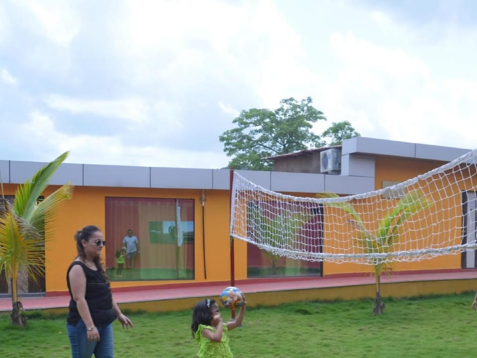 007 Universe Resort Hotel in Maharashtra