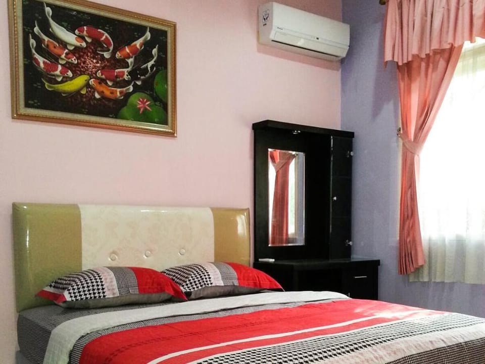Cendana Mulia Hostel Bogor (perlu bukti nikah) Hostel in West Java