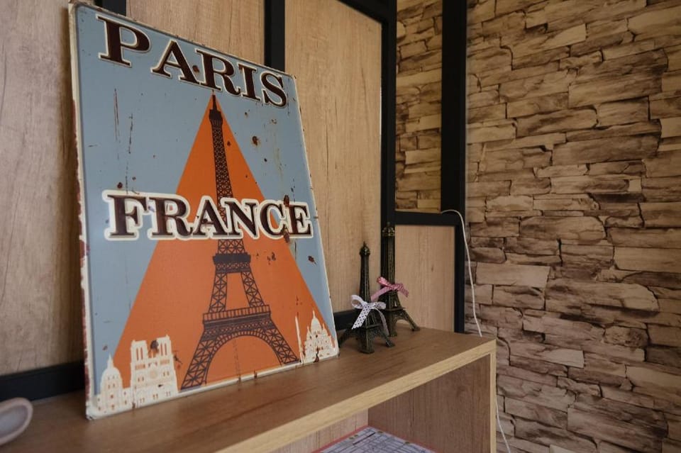 Bonjour Paris BNB Bed and Breakfast in Taiwan, Province of China
